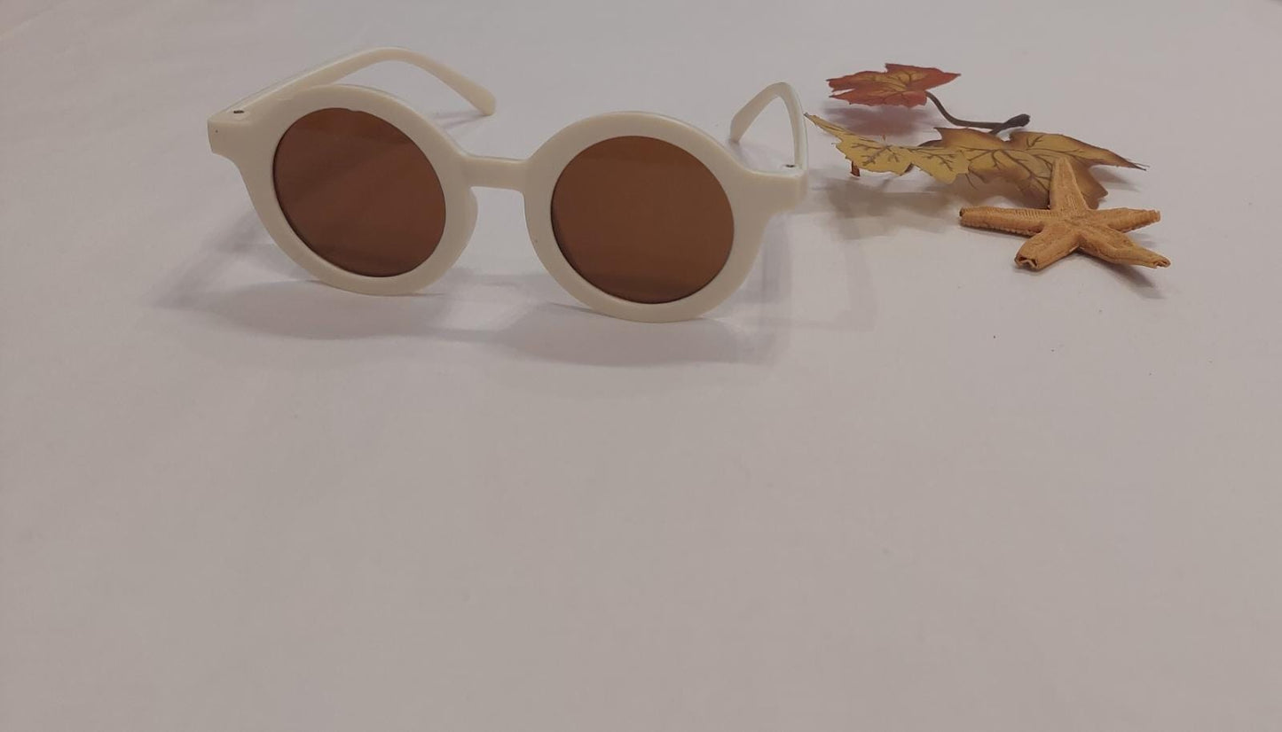 White Simple Glasses